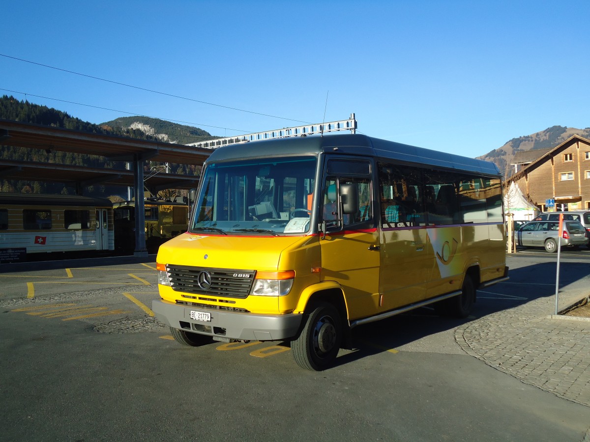 (136'996) - K�bli, Gstaad - BE 21'779 - Mercedes am 25. November 2011 beim Bahnhof Gstaad