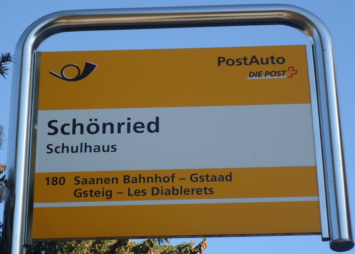 (137'008) - PostAuto-Haltestellenschild - Sch�nried, Schulhaus - am 25. November 2011