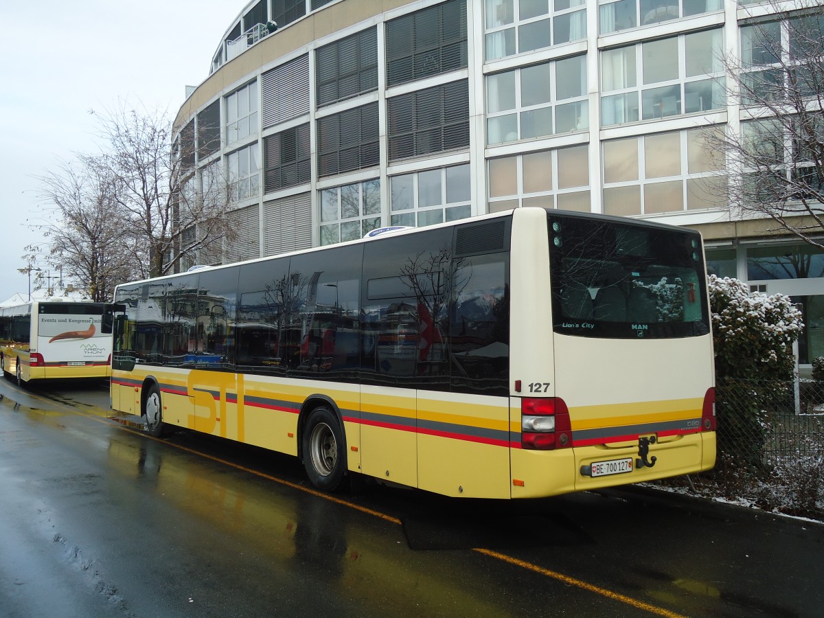 (137'226) - STI Thun - Nr. 127/BE 700'127 - MAN am 18. Dezember 2011 bei der Schiffl�ndte Thun