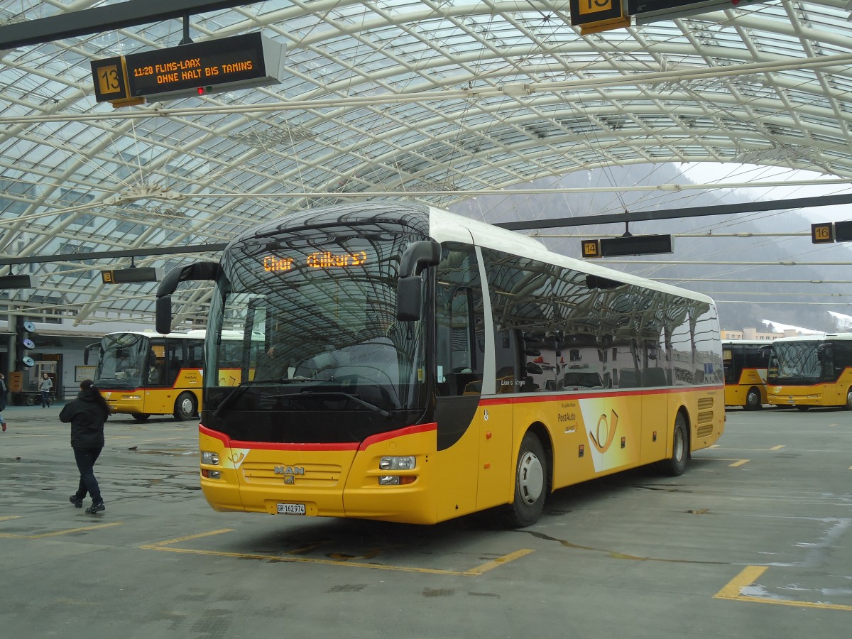 (137'911) - PostAuto Graub�nden - GR 162'974 - MAN am 5. M�rz 2012 in Chur, Postautostation