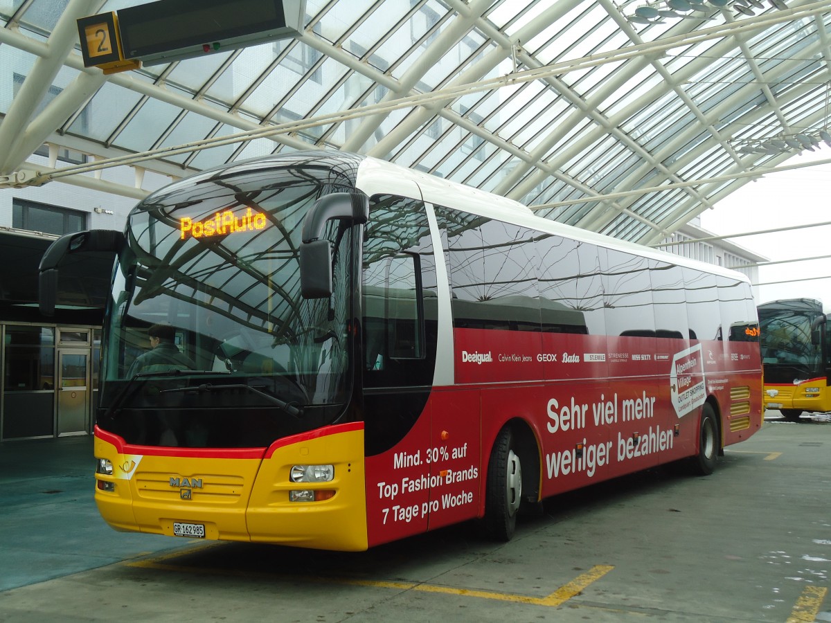 (137'917) - PostAuto Graub�nden - GR 162'985 - MAN am 5. M�rz 2012 in Chur, Postautostation