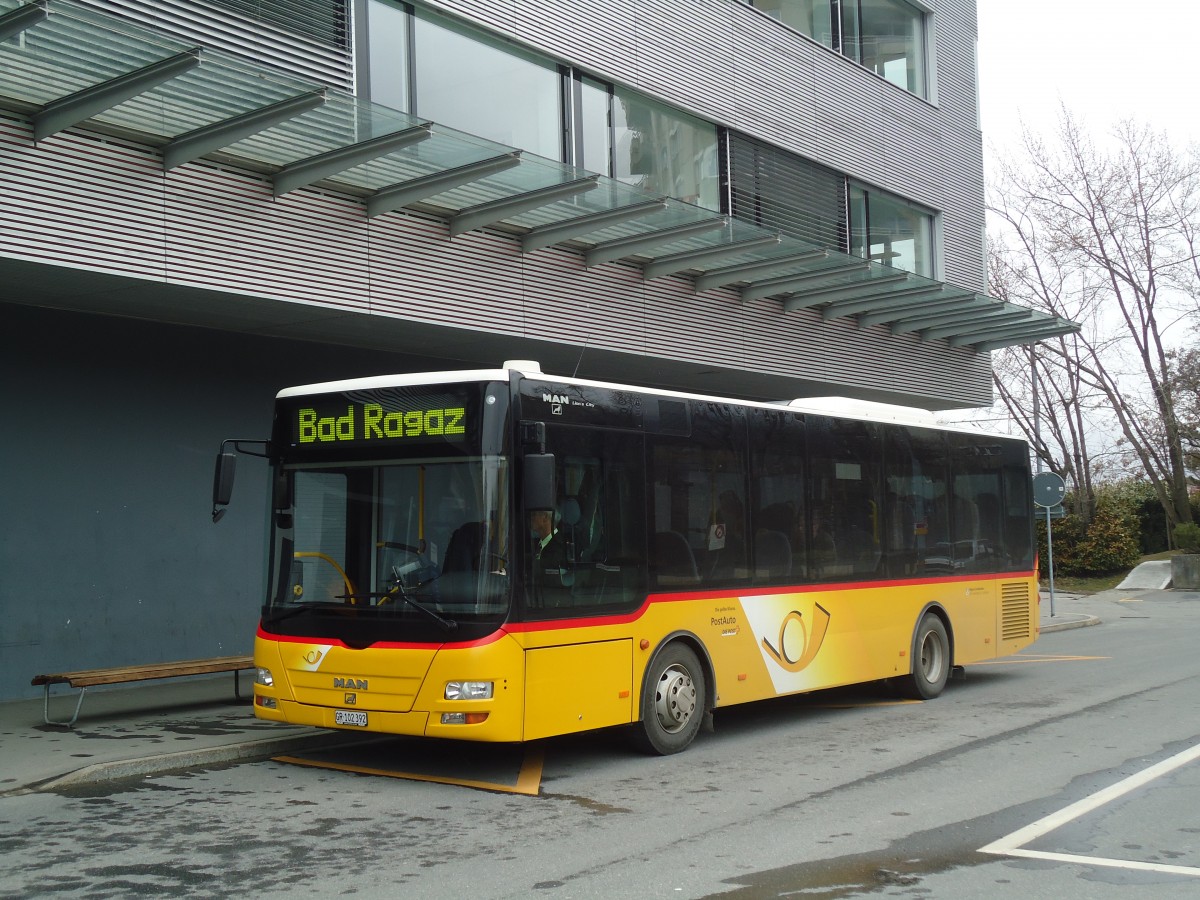(137'925) - Gessinger, Bad Ragaz - GR 102'392 - MAN/G�ppel am 5. M�rz 2012 beim Bahnhof Landquart