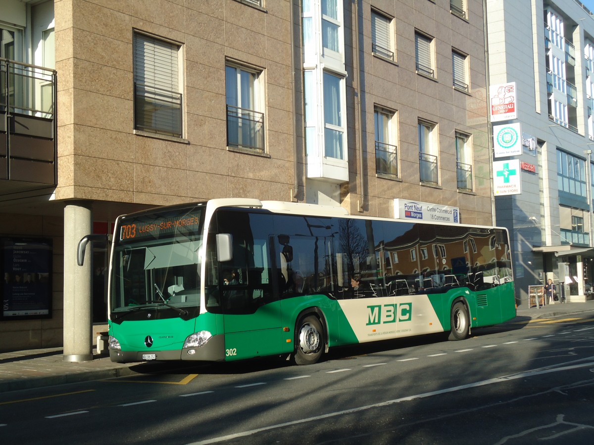 (138'150) - MBC Morges - Nr. 302/VD 196'152 - Mercedes am 9. M�rz 2012 beim Bahnhof Morges