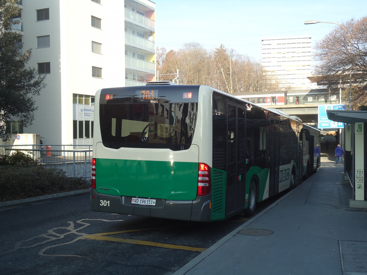 (138'161) - MBC Morges - Nr. 301/VD 196'151 - Mercedes am 9. M�rz 2012 beim Bahnhof Morges