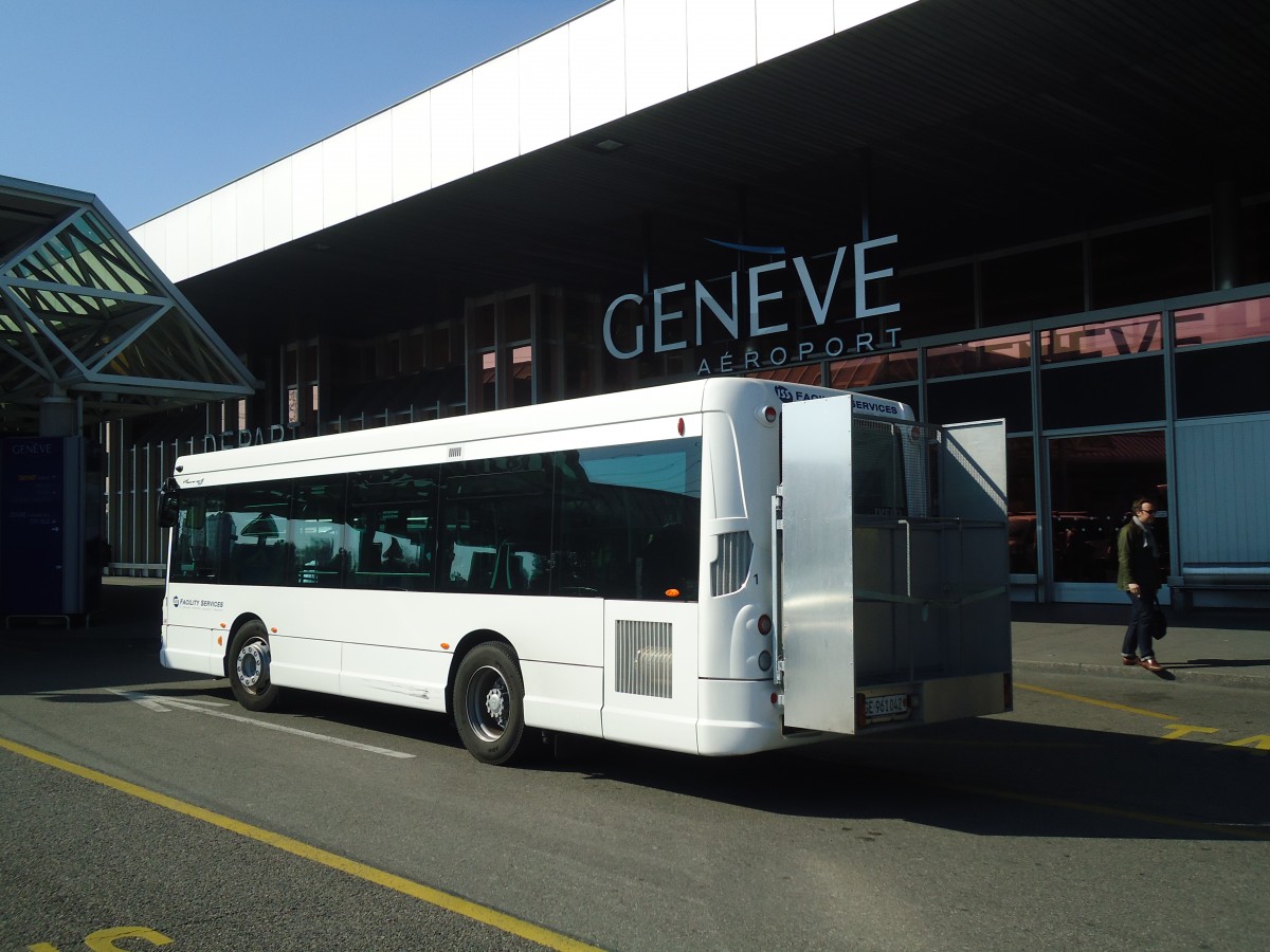 (138'253) - Facility Services, Gen�ve - Nr. 1/GE 961'042 - Irisbus am 9. M�rz 2012 in Gen�ve, A�roport