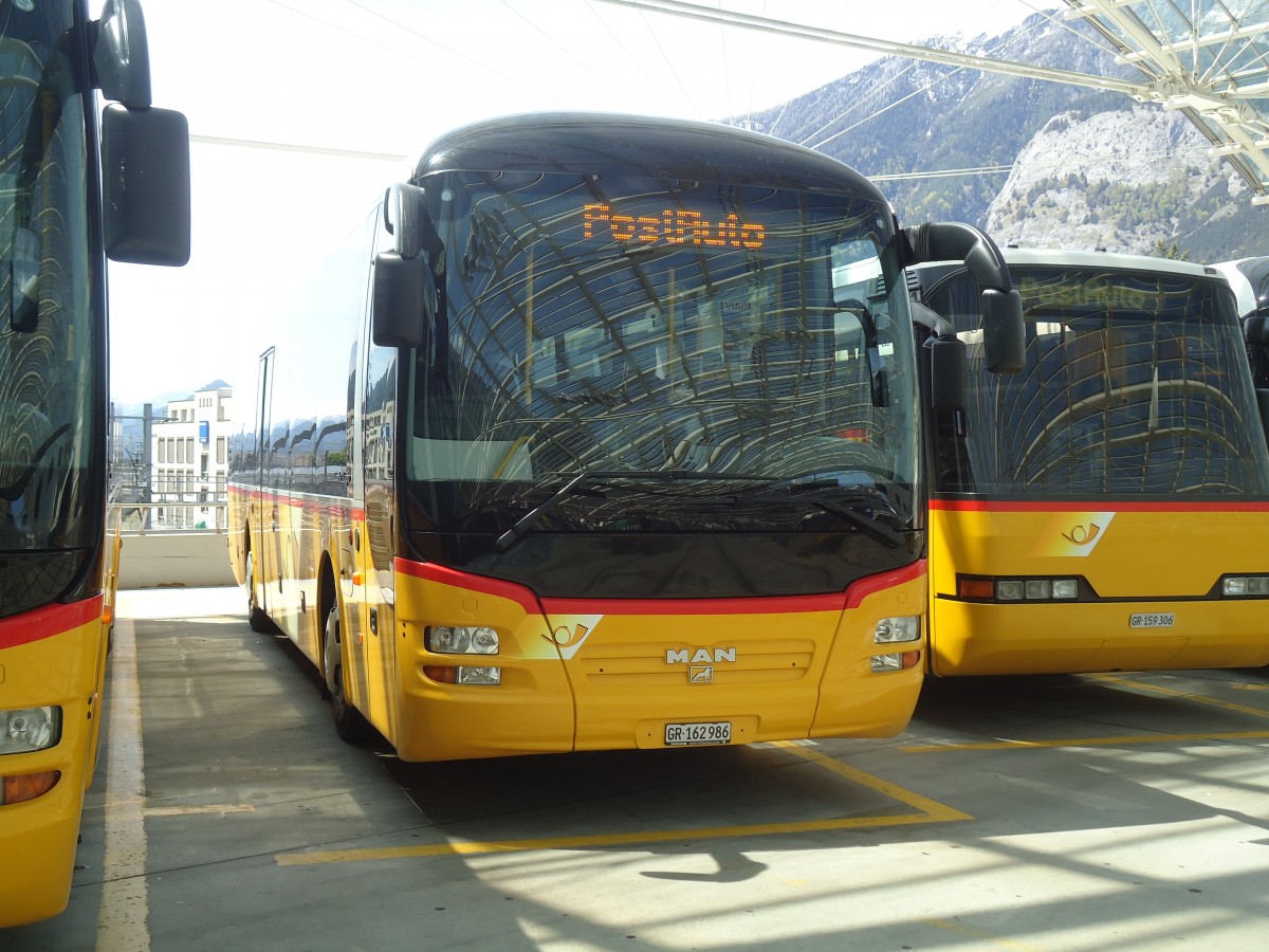 (138'901) - PostAuto Graub�nden - GR 162'984 - MAN am 17. Mai 2012 in Chur, Postautostation