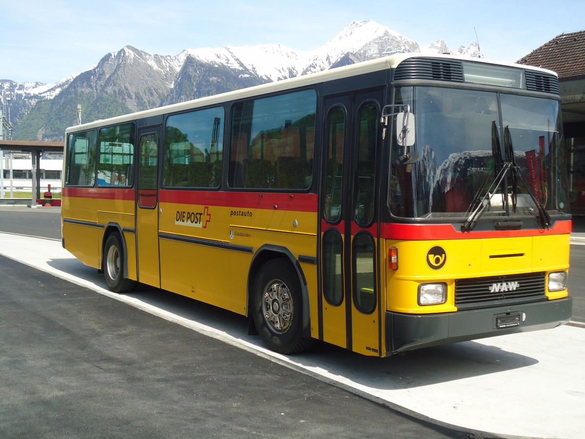 (138'941) - PostAuto Graub�nden (R�trobus) - NAW/Hess (ex P 24'428) am 17. Mai 2012 beim Bahnhof Sargans