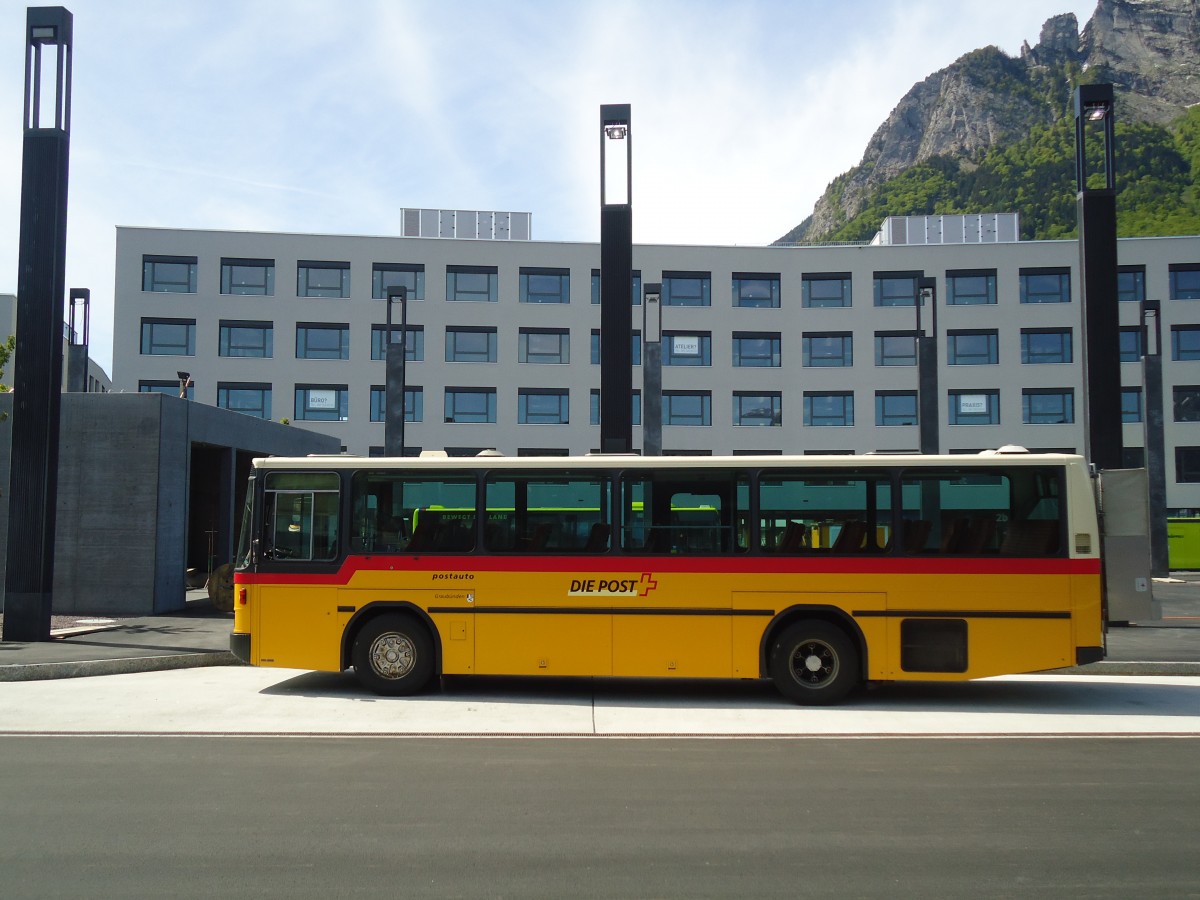 (138'948) - PostAuto Graub�nden (R�trobus) - NAW/Hess (ex P 24'428) am 17. Mai 2012 beim Bahnhof Sargans