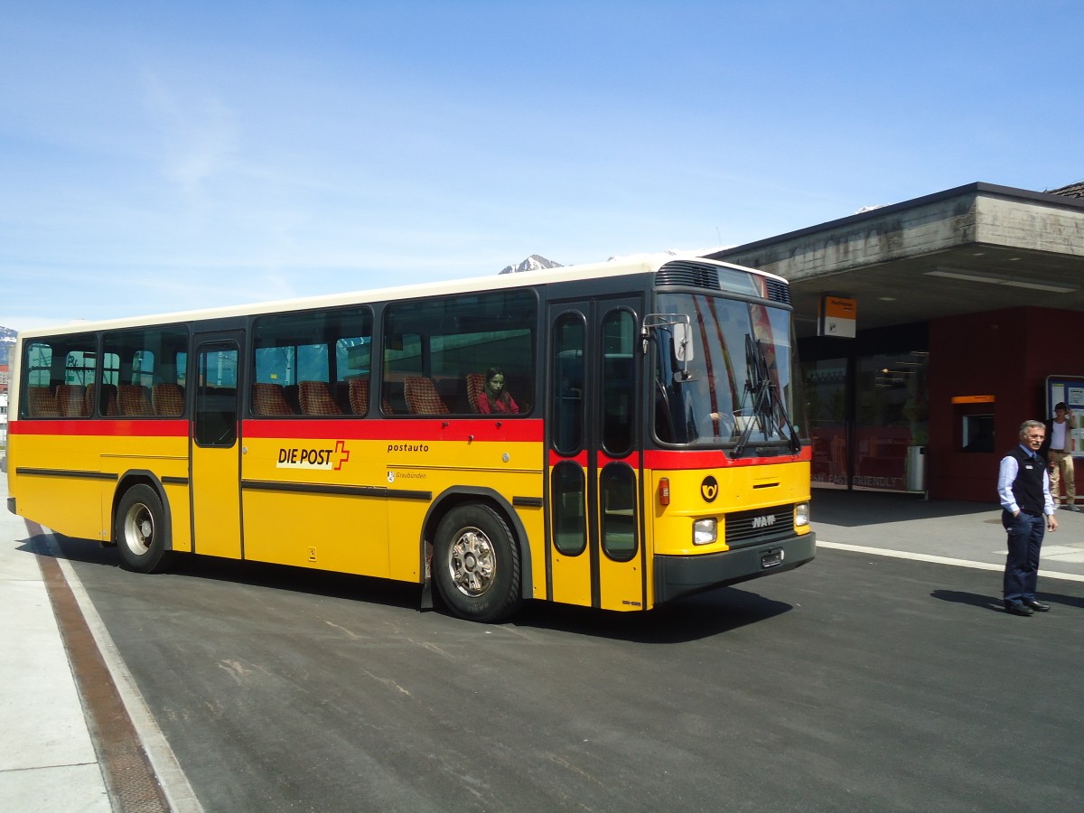 (138'950) - PostAuto Graub�nden (R�trobus) - NAW/Hess (ex P 24'428) am 17. Mai 2012 beim Bahnhof Sargans