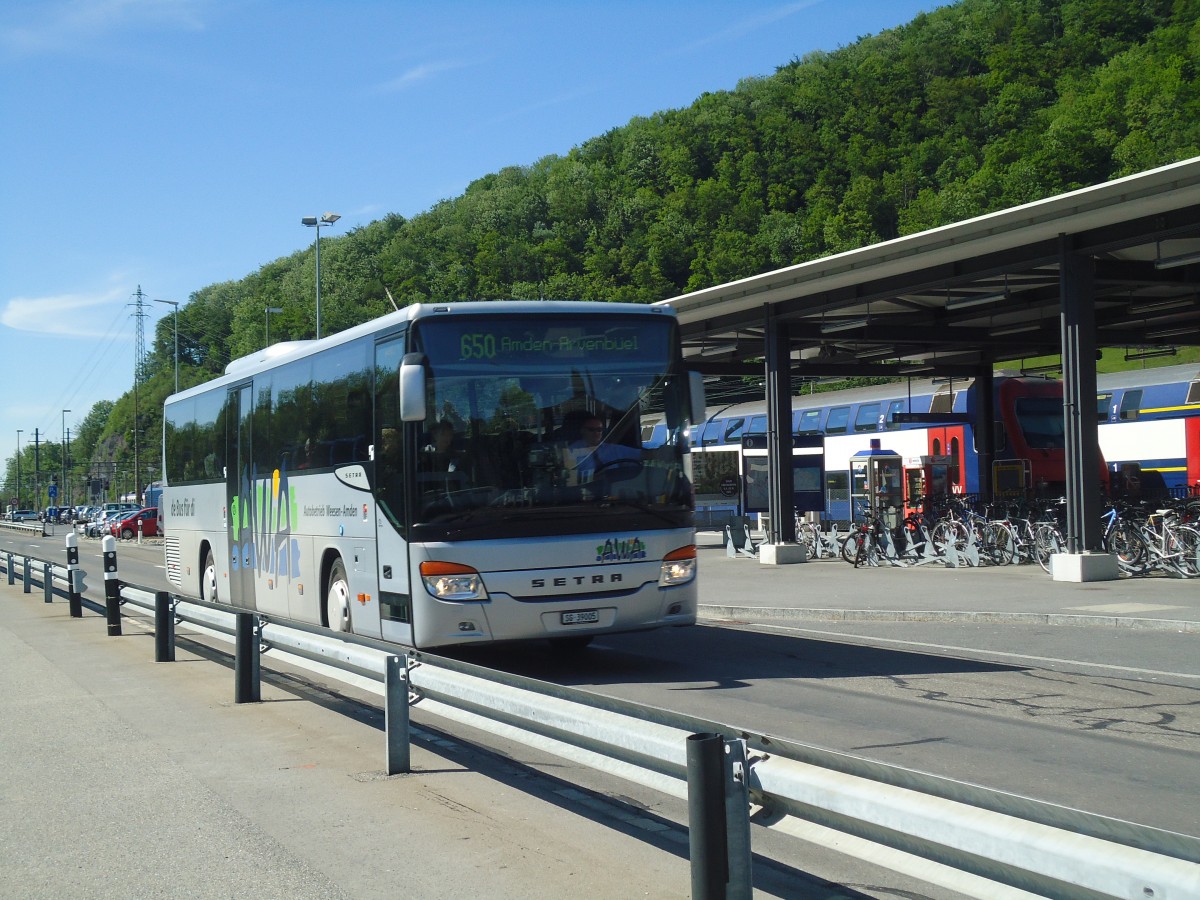 (138'957) - AWA Amden - Nr. 5/SG 39'005 - Setra am 17. Mai 2012 beim Bahnhof Ziegelbr�cke