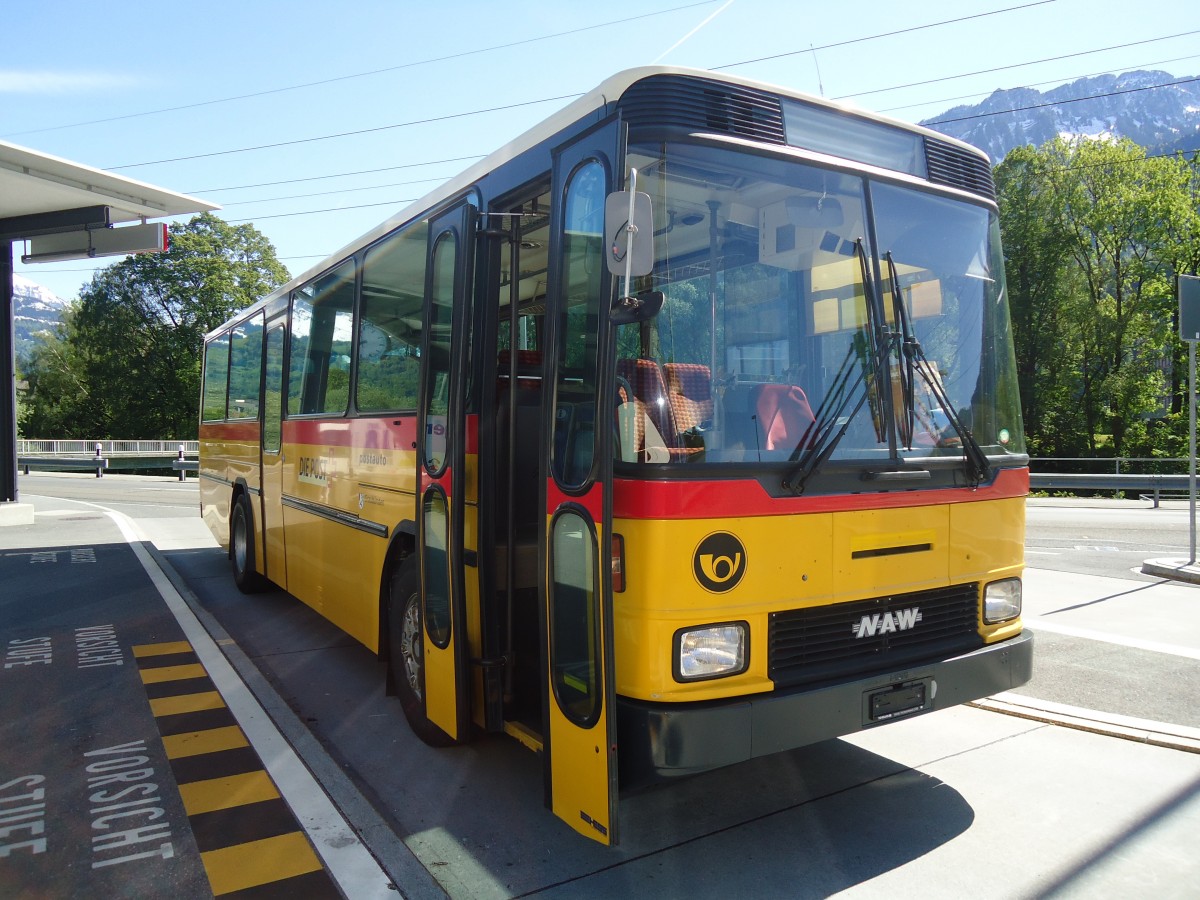 (138'960) - PostAuto Graub�nden (R�trobus) - NAW/Hess (ex P 24'428) am 17. Mai 2012 beim Bahnhof Ziegelbr�cke
