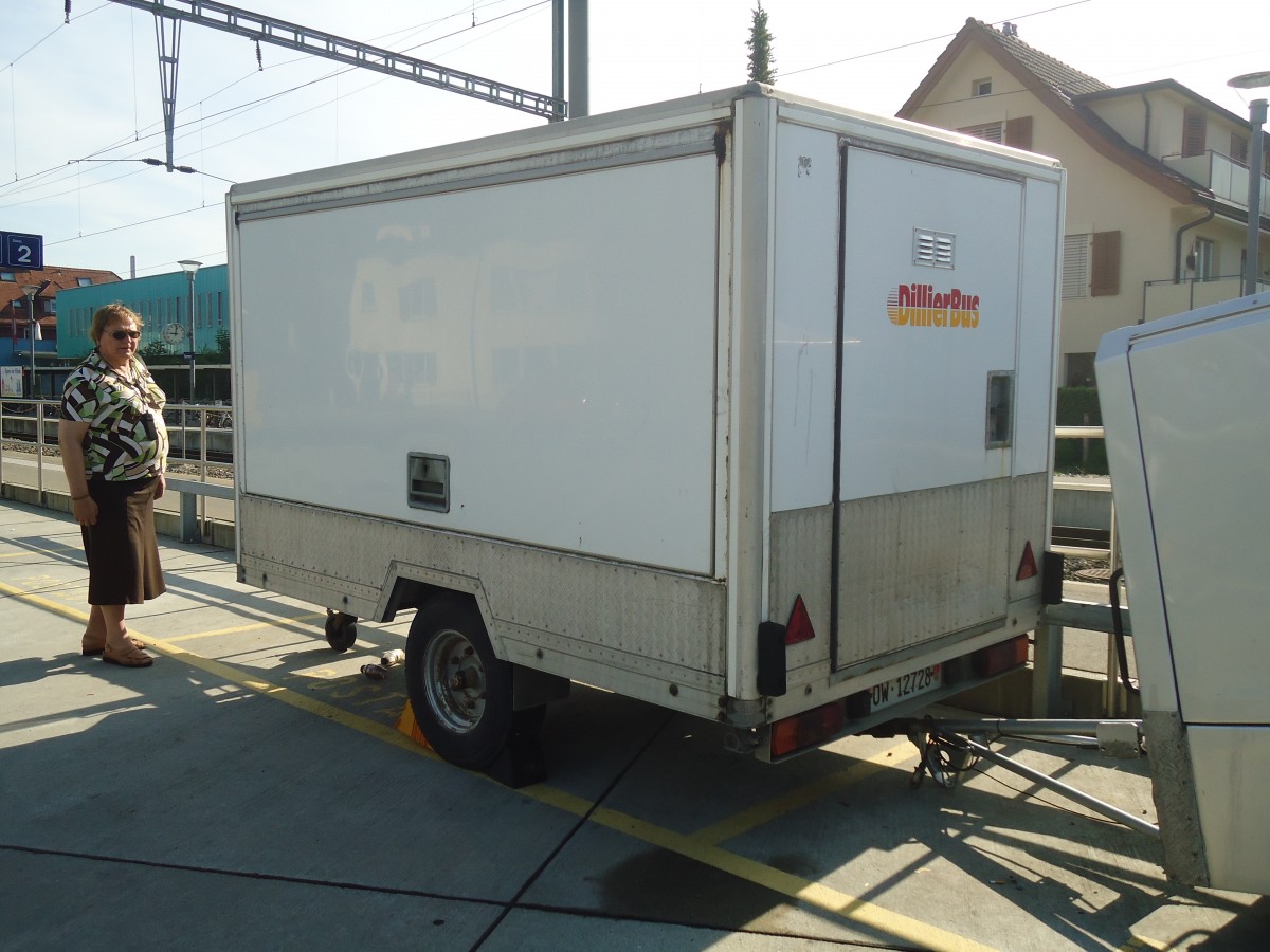 (139'203) - Dillier, Sarnen - Nr. 70/OW 12'728 - AW PTT Gep�ckanh�nger (ex P 31'363) am 2. Juni 2012 beim Bahnhof Sarnen