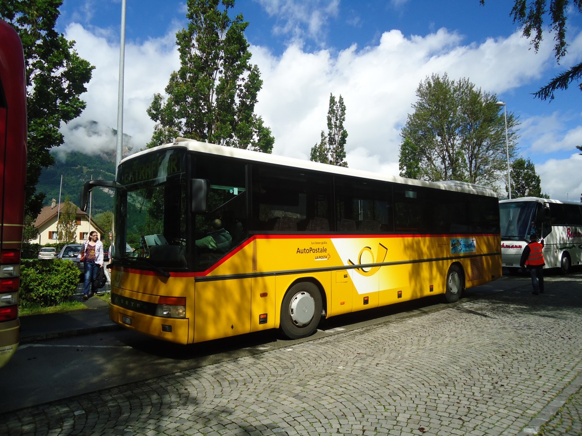 (139'376) - Marchetti, Airolo - TI 183'247 - Setra (ex Nr. 6) am 11. Juni 2012 beim Bahnhof Fl�elen