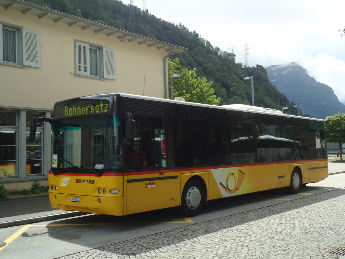 (139'439) - Gasser, Altdorf - Nr. 19/UR 9394 - Neoplan (ex Engeloch, Riggisberg Nr. 19; ex Engeloch, Riggisberg Nr. 9) am 11. Juni 2012 beim Bahnhof Fl�elen
