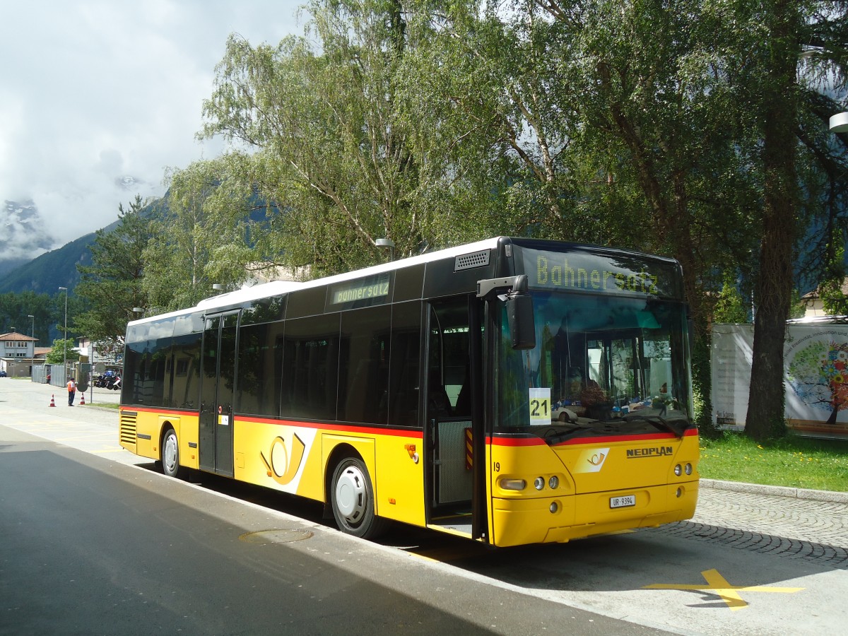(139'440) - Gasser, Altdorf - Nr. 19/UR 9394 - Neoplan (ex Engeloch, Riggisberg Nr. 19; ex Engeloch, Riggisberg Nr. 9) am 11. Juni 2012 beim Bahnhof Fl�elen