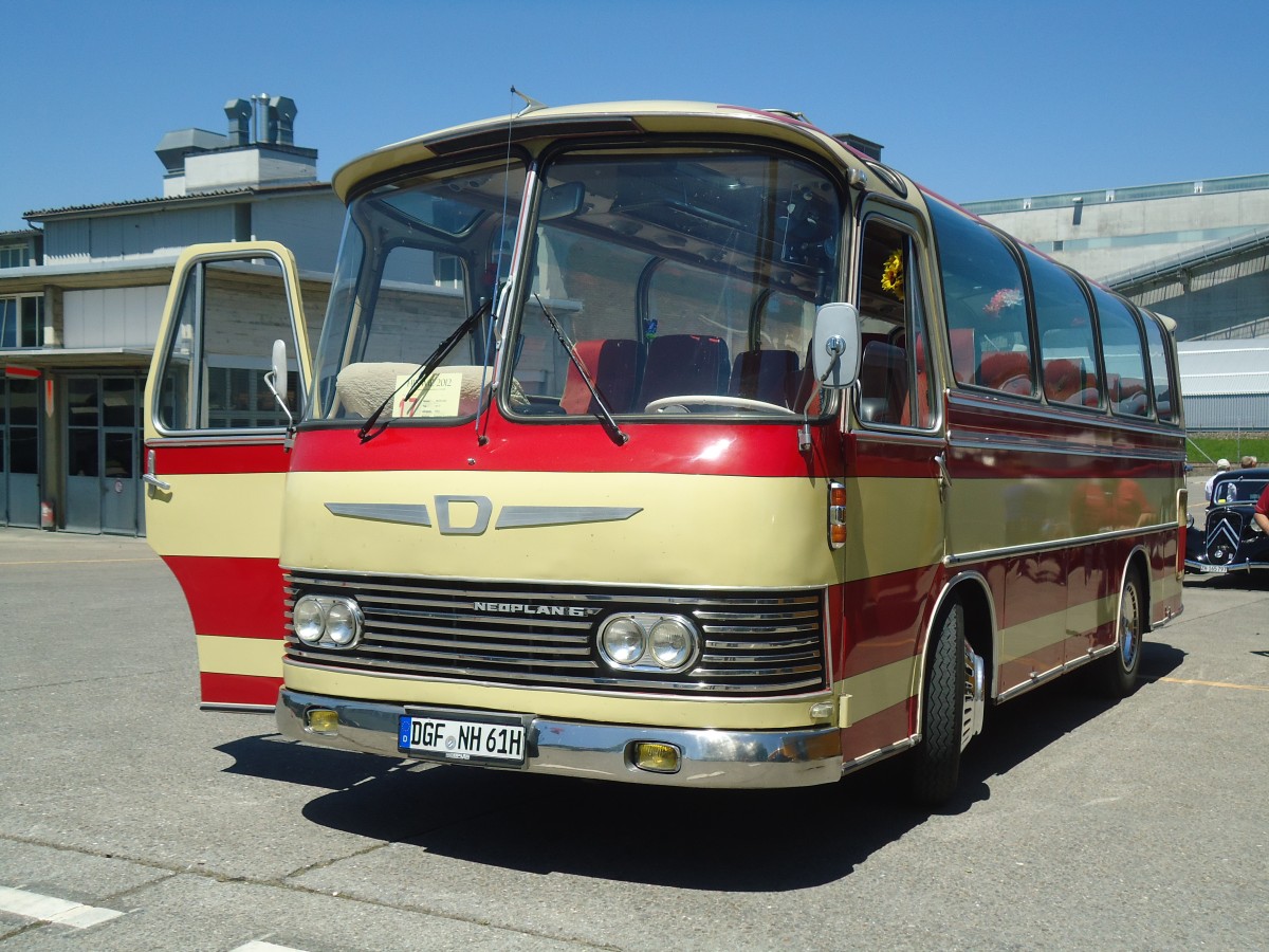 (139'705) - Aus Deutschland: Auw�rter Museum, Stuttgart - DGF-NH 61H - Neoplan am 16. Juni 2012 in Hinwil, AMP