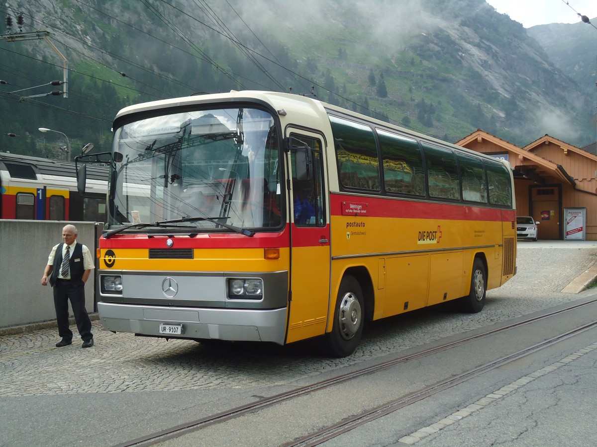 (140'240) - Mattli, Wassen - UR 9107 - Mercedes am 1. Juli 2012 beim Bahnhof G�schenen