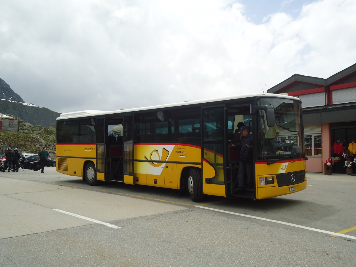 (140'305) - Mattli, Wassen - UR 9209 - Mercedes am 1. Juli 2012 in Nufenen, Passh�he