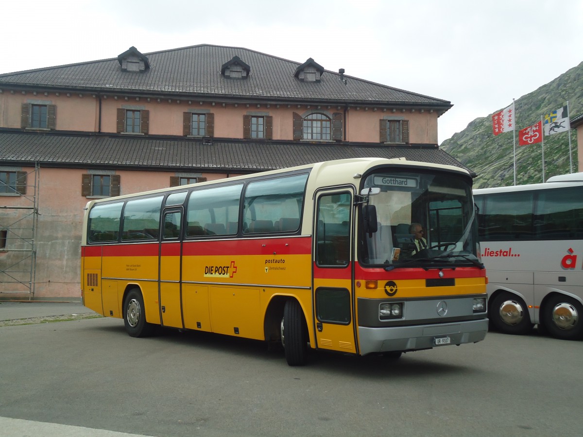 (140'360) - Mattli, Wassen - UR 9107 - Mercedes am 1. Juli 2012 in Gotthard, Passh�he