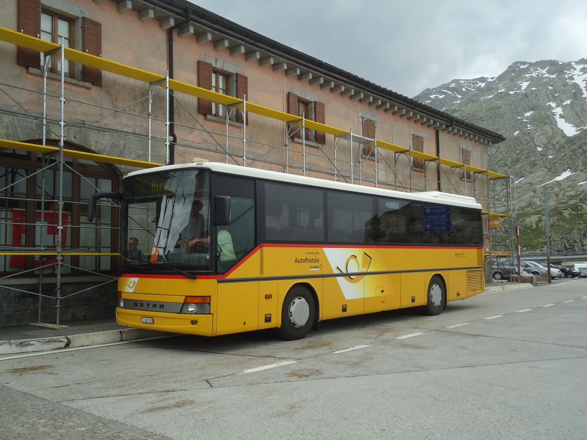 (140'363) - Marchetti, Airolo - Nr. 5/TI 303'333 - Setra am 1. Juli 2012 in Gotthard, Passh�he