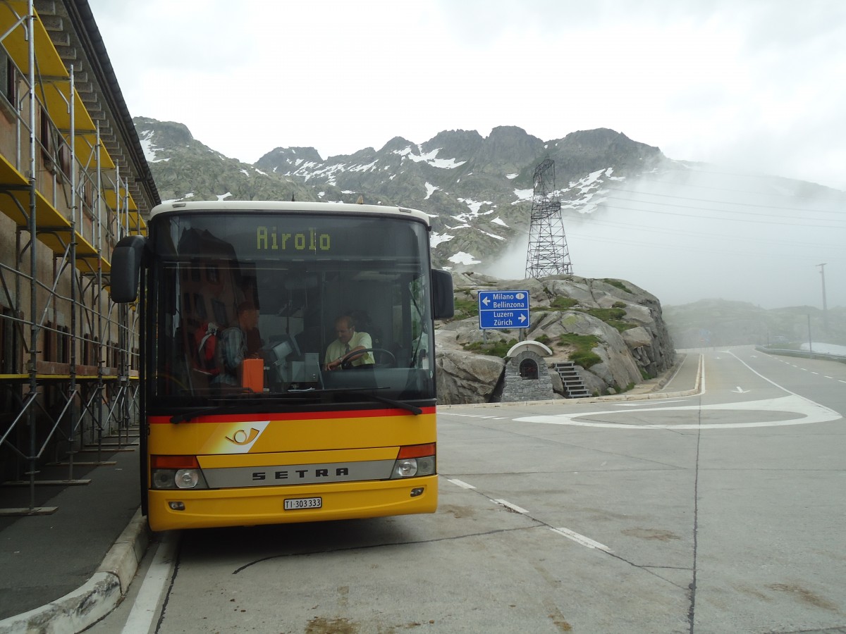 (140'364) - Marchetti, Airolo - Nr. 5/TI 303'333 - Setra am 1. Juli 2012 in Gotthard, Passh�he