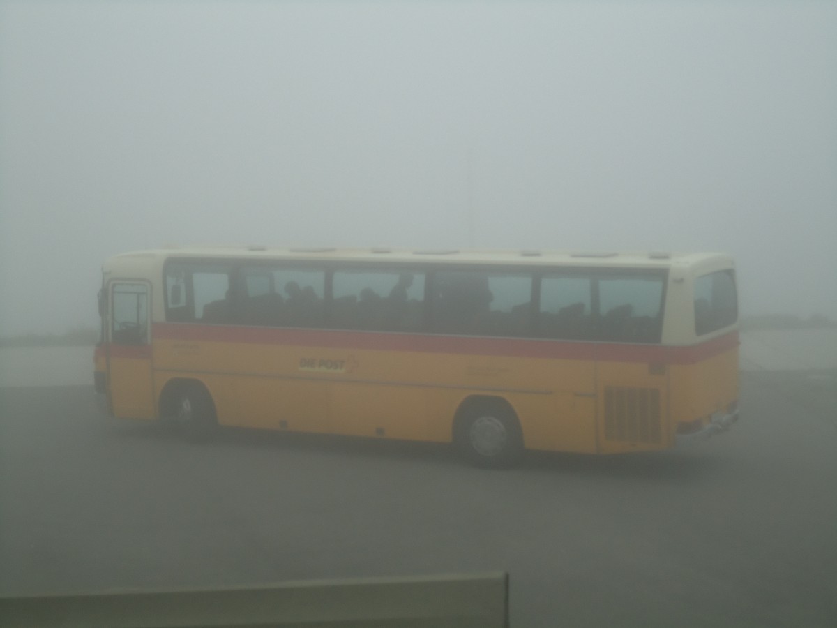 (140'368) - Mattli, Wassen - UR 9107 - Mercedes am 1. Juli 2012 in Gotthard, Passh�he