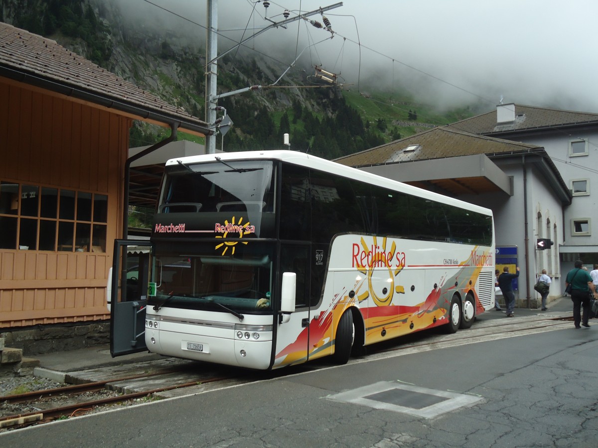 (140'379) - Marchetti, Airolo - TI 72'659 - Van Hool am 1. Juli 2012 beim Bahnhof G�schenen
