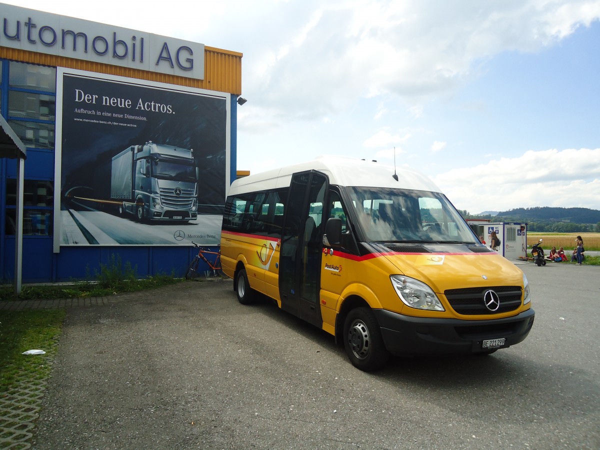 (140'437) - L�thi, Hinterfultigen - BE 221'299 - Mercedes am 8. Juli 2012 in Uetendorf, Allmend