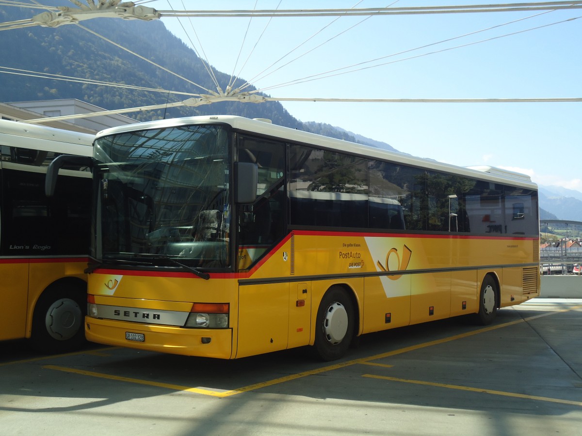 (141'777) - PostAuto Graub�nden - GR 102'328 - Setra am 15. September 2012 in Chur, Postautostation