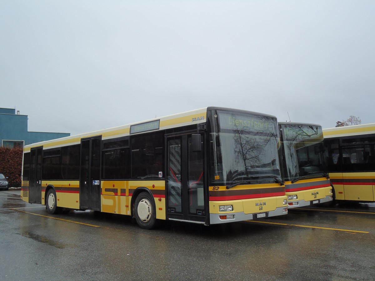 (142'561) - STI Thun - Nr. 82/BE 543'382 - MAN am 18. Dezember 2012 bei der Schiffl�ndte Thun