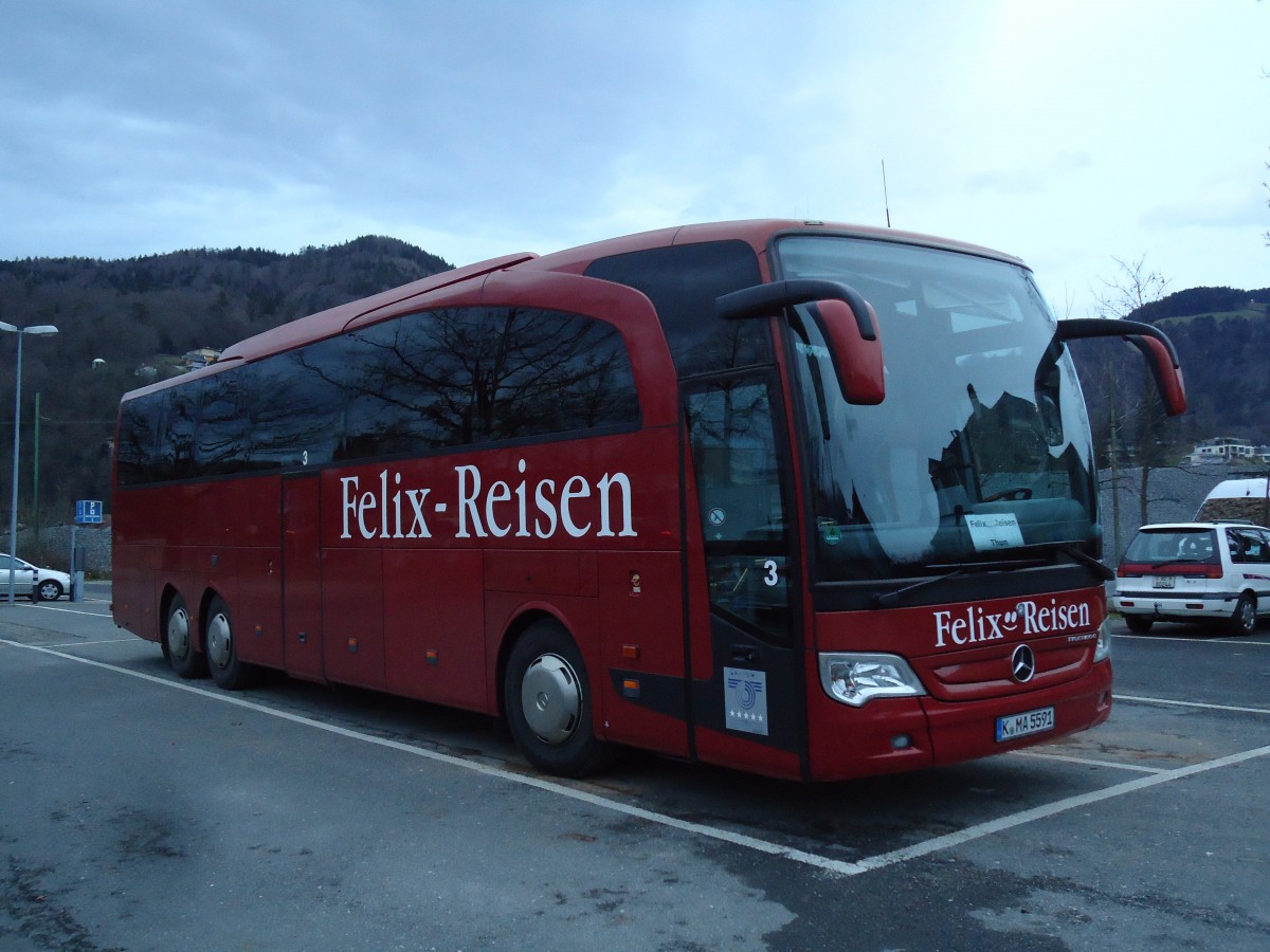 (142'632) - Aus Deutschland: Felix-Reisen, K�ln - Nr. 3/K-MA 5591 - Mercedes am 25. Dezember 2012 in Thun, Seestrasse