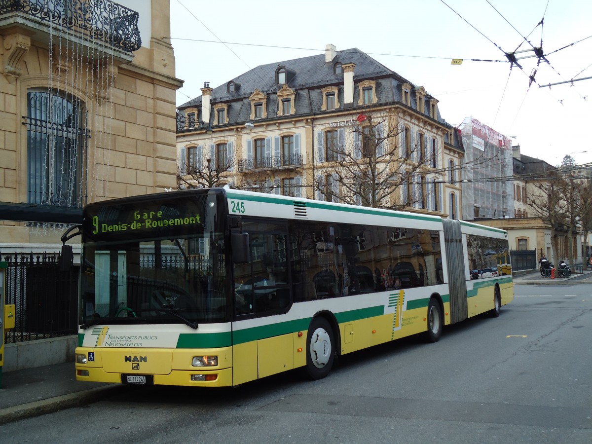 (142'716) - TN Neuch�tel - Nr. 245/NE 114'245 - MAN am 29. Dezember 2012 in Neuch�tel, Place Pury