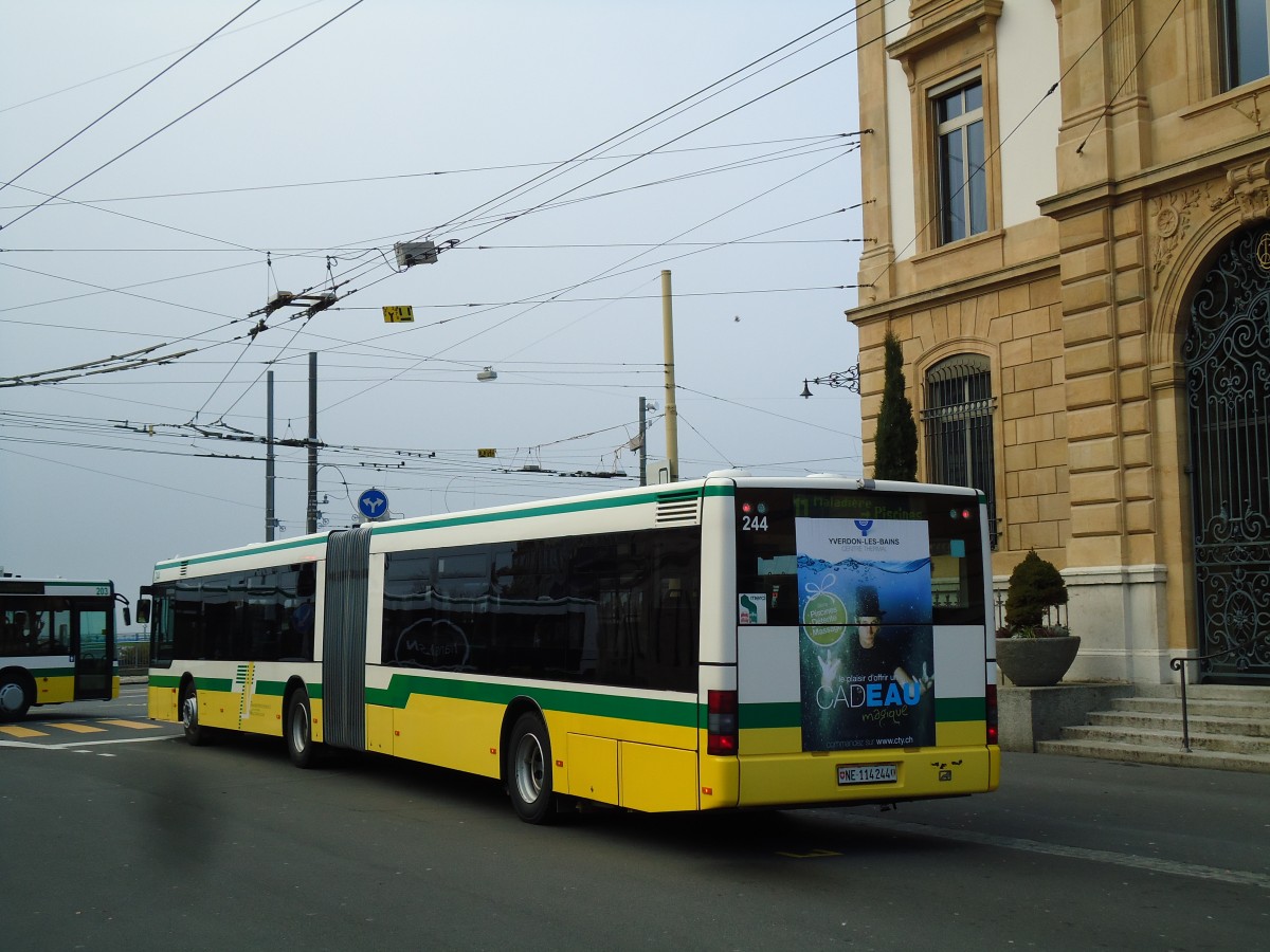 (142'746) - TN Neuch�tel - Nr. 244/NE 114'244 - MAN am 29. Dezember 2012 in Neuch�tel, Place Pury