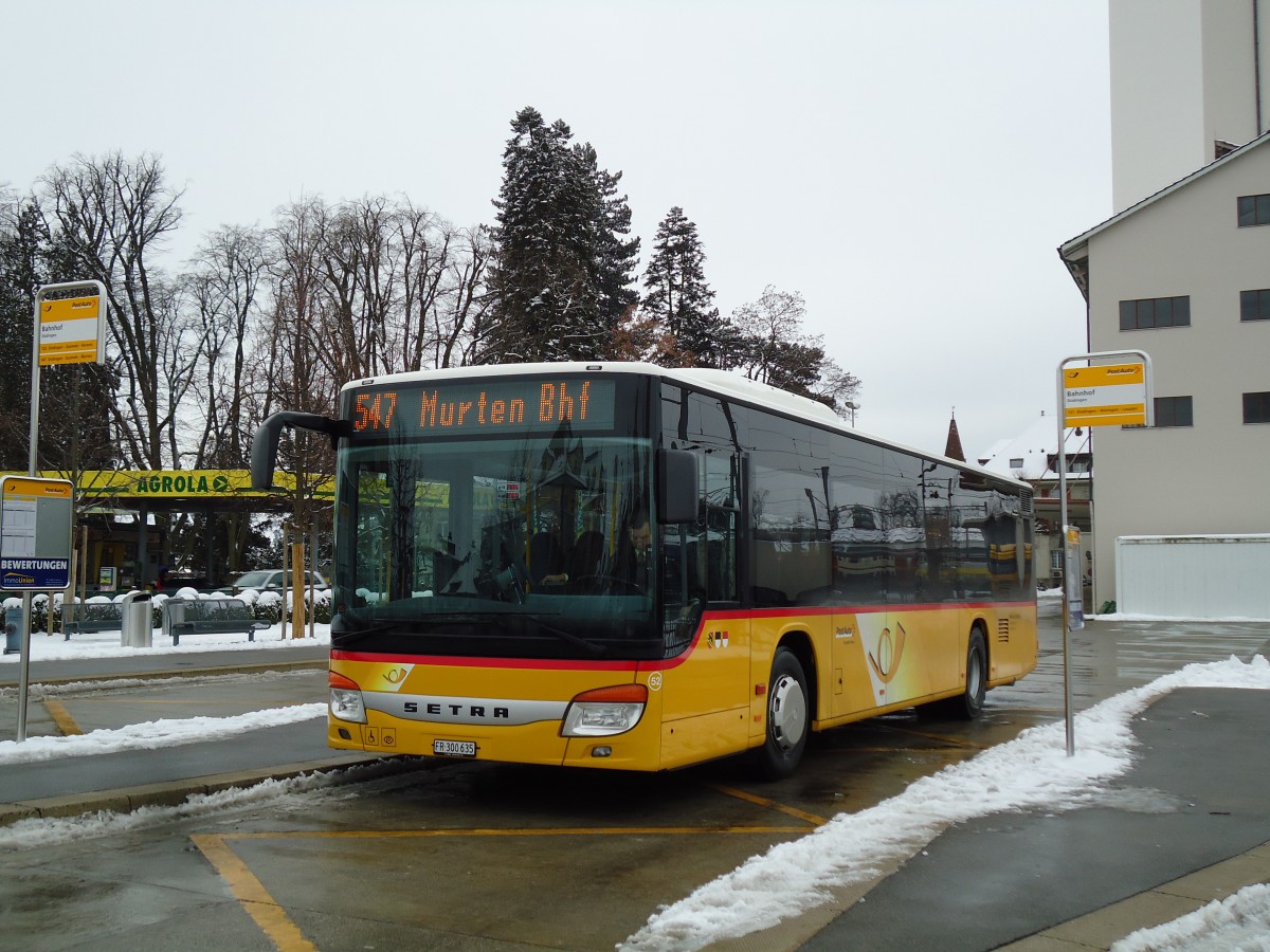 (143'110) - Wieland, Murten - Nr. 52/FR 300'635 - Setra am 21. Januar 2013 beim Bahnhof D�dingen