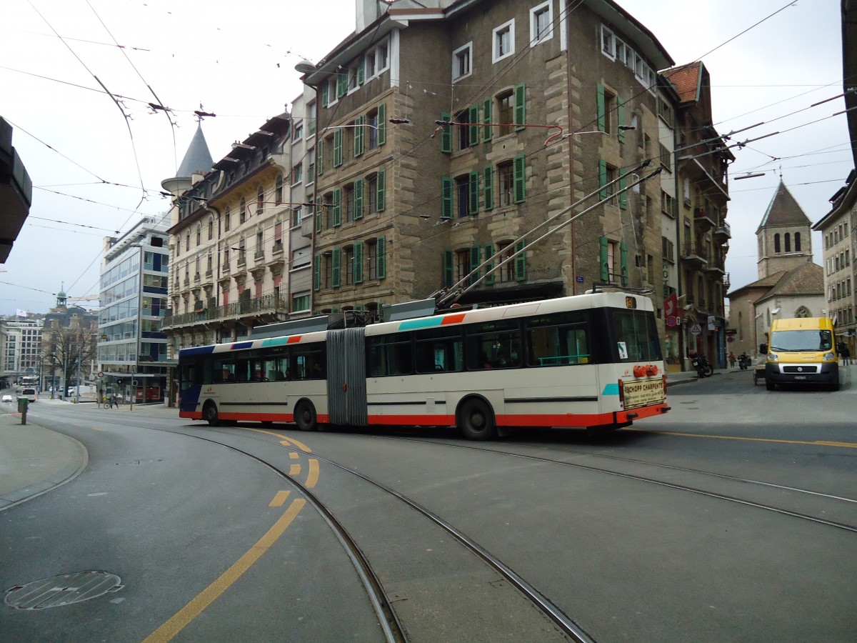 (143'385) - TPG Gen�ve - Nr. 713 - NAW/Hess Gelenktrolleybus am 22. Februar 2013 in Gen�ve, Coutance
