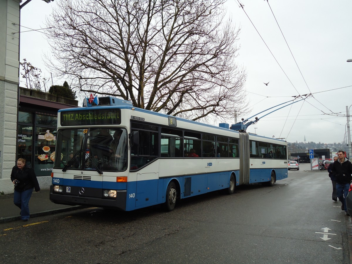 (143'737) - VBZ Z�rich - Nr. 140 - Mercedes Gelenktrolleybus am 21. April 2014 beim Bahnhof Z�rich-Tiefenbrunnen