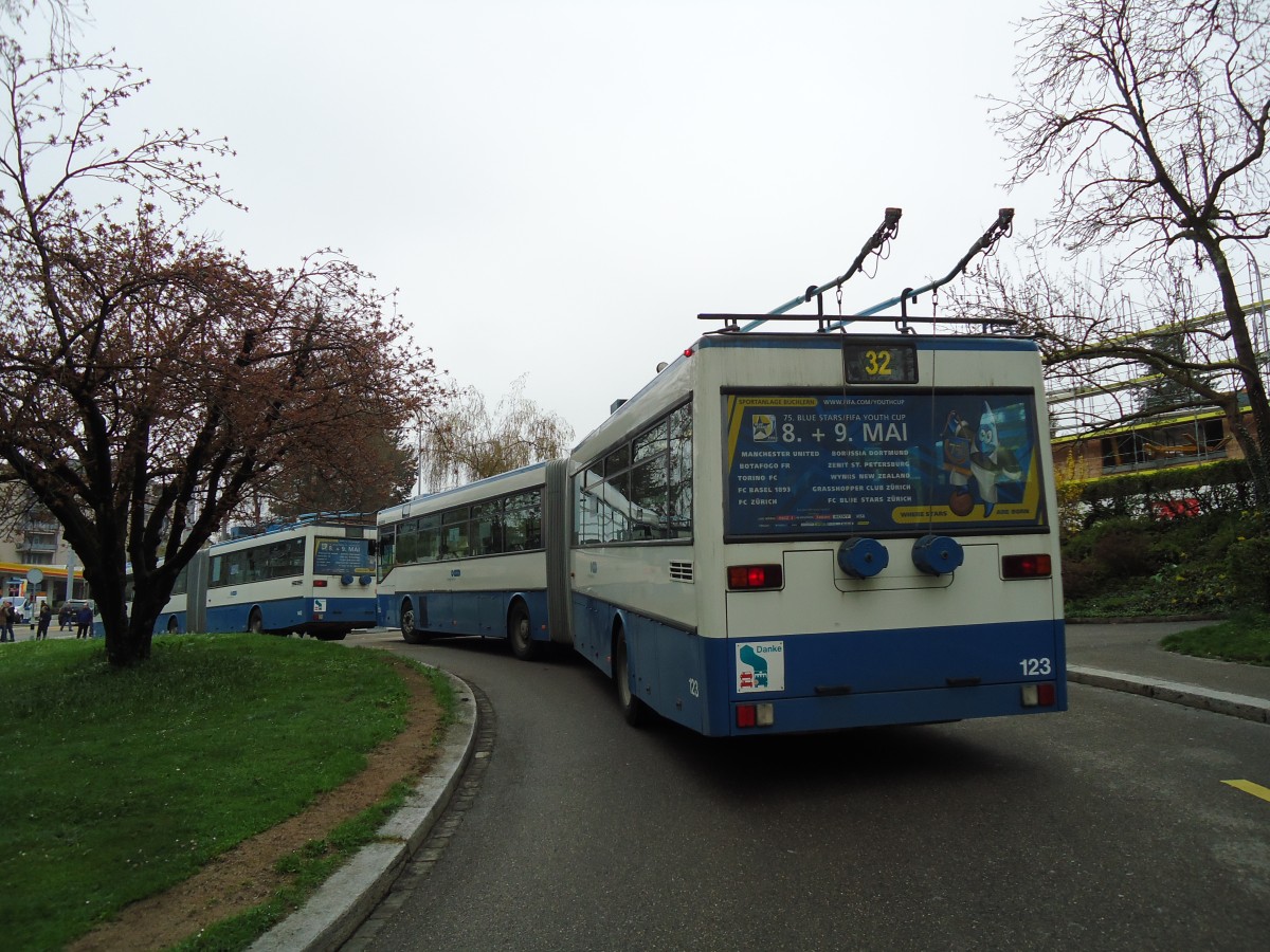(143'785) - VBZ Z�rich - Nr. 123 - Mercedes Gelenktrolleybus am 21. April 2013 in Z�rich, Hungerbergstrasse