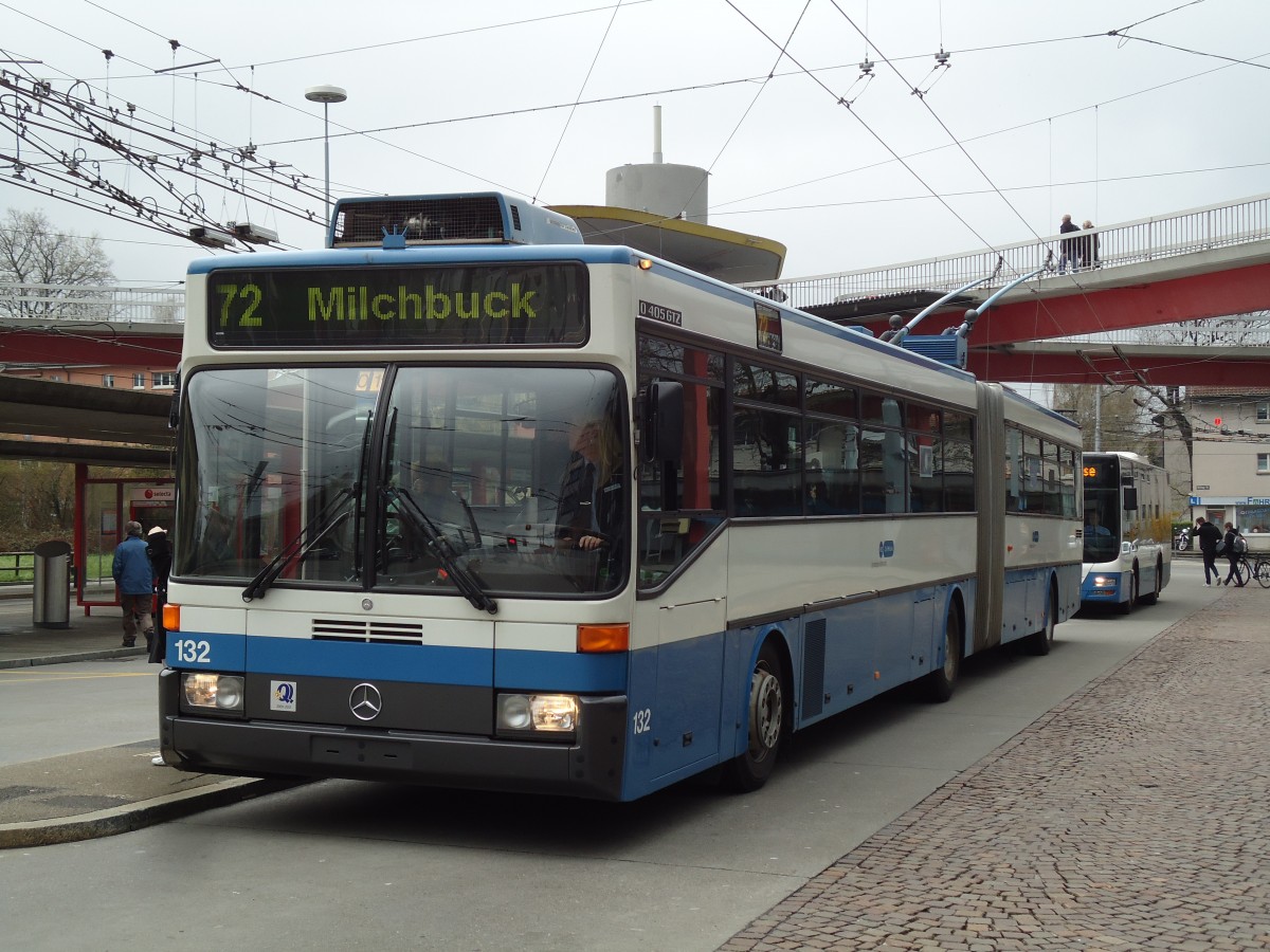 (143'802) - VBZ Z�rich - Nr. 132 - Mercedes Gelenktrolleybus am 21. April 2013 in Z�rich, Bucheggplatz
