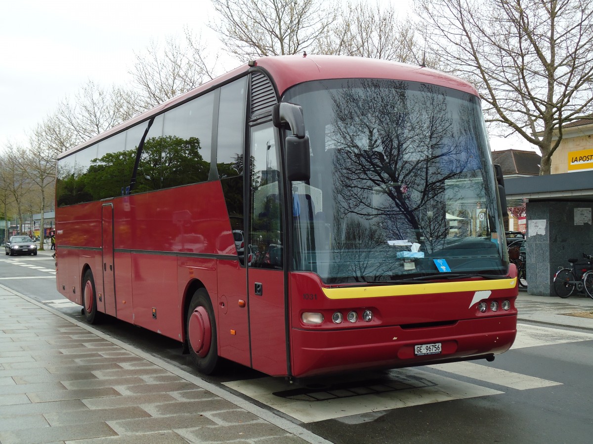 (143'916) - Dupraz, Gen�ve - Nr. 1031/GE 96'756 - Neoplan (ex Nr. 31) am 27. April 2013 beim Bahnhof Yverdon
