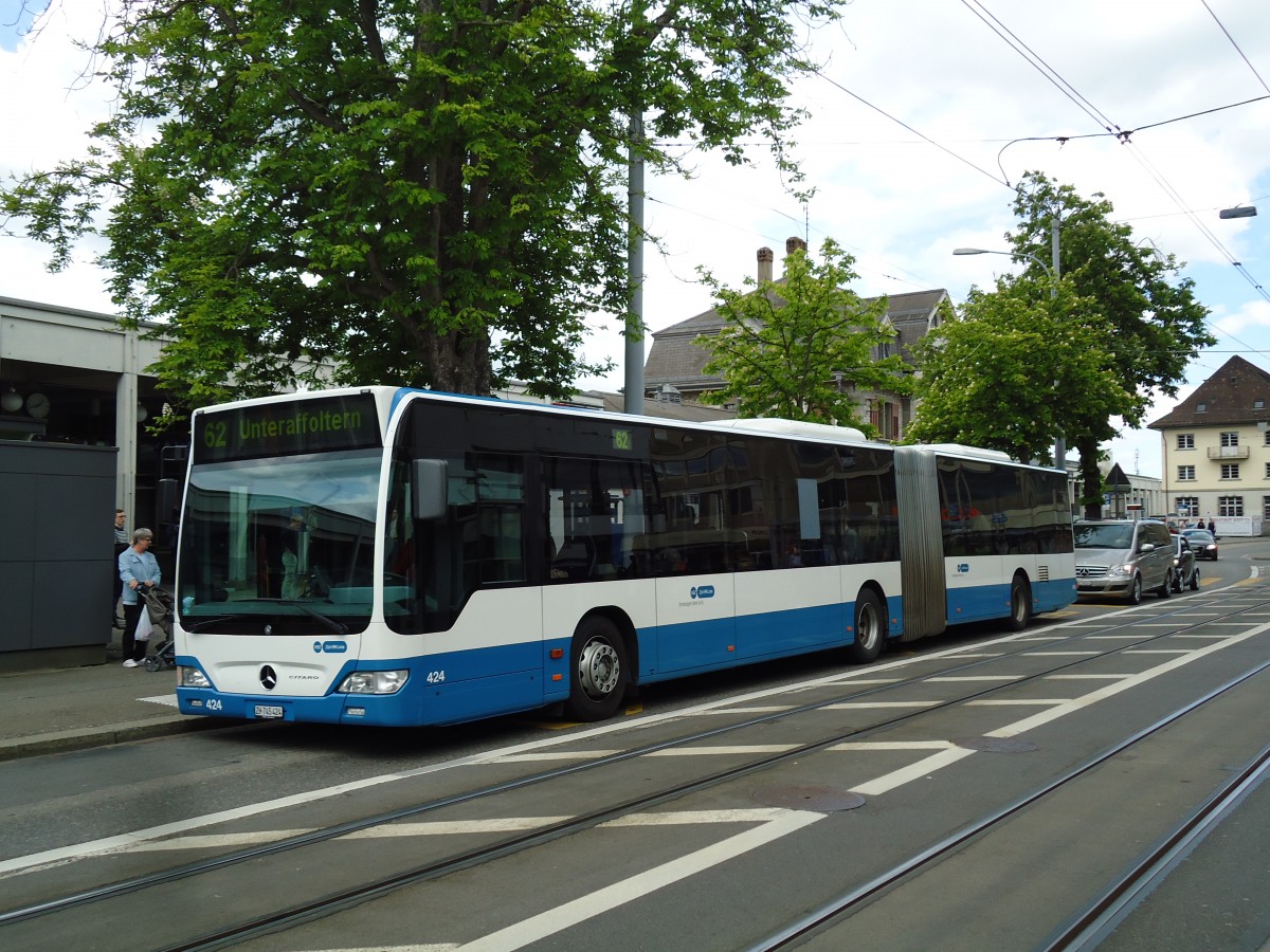 (144'434) - VBZ Z�rich - Nr. 424/ZH 745'424 - Mercedes am 20. Mai 2013 beim Bahnhof Z�rich-Oerlikon