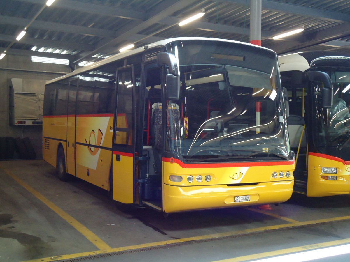 (1445'202) - PostAuto Graub�nden - GR 102'324 - Neoplan am 17. Juni 2013 in Chur, Garage