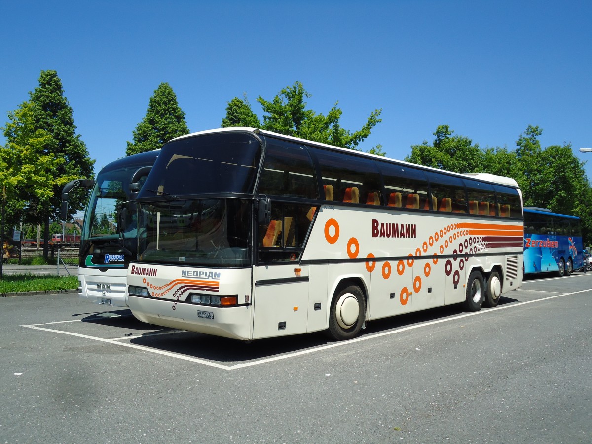 (144'997) - Baumann, M�nnedorf - ZH 151'685 - Neoplan am 13. Juni 2013 in Thun, Seestrasse