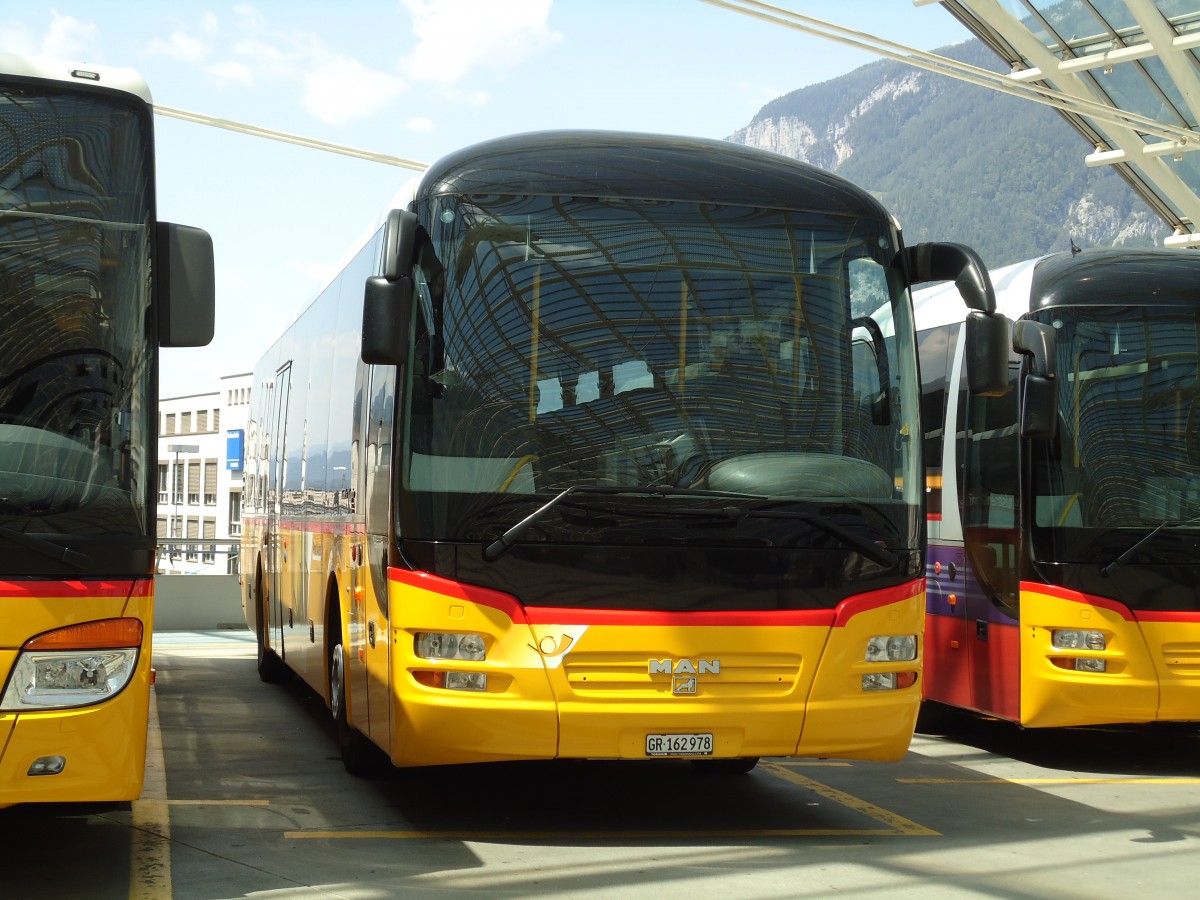 (145'191) - PostAuto Graub�nden - GR 162'978 - MAN am 17. Juni 2013 in Chur, Postautostation