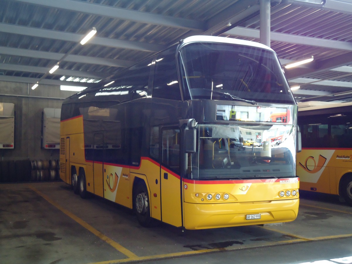 (145'199) - PostAuto Graub�nden - GR 162'998 - Neoplan am 17. Juni 2013 in Chur, Garage