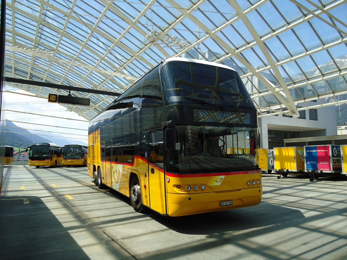 (145'216) - PostAuto Graub�nden - GR 102'368 - Neoplan am 17. Juni 2013 in Chur, Postautostation