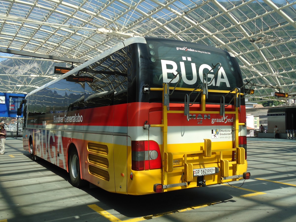 (145'276) - PostAuto Graub�nden - GR 162'990 - MAN am 17. Juni 2013 in Chur, Postautostation