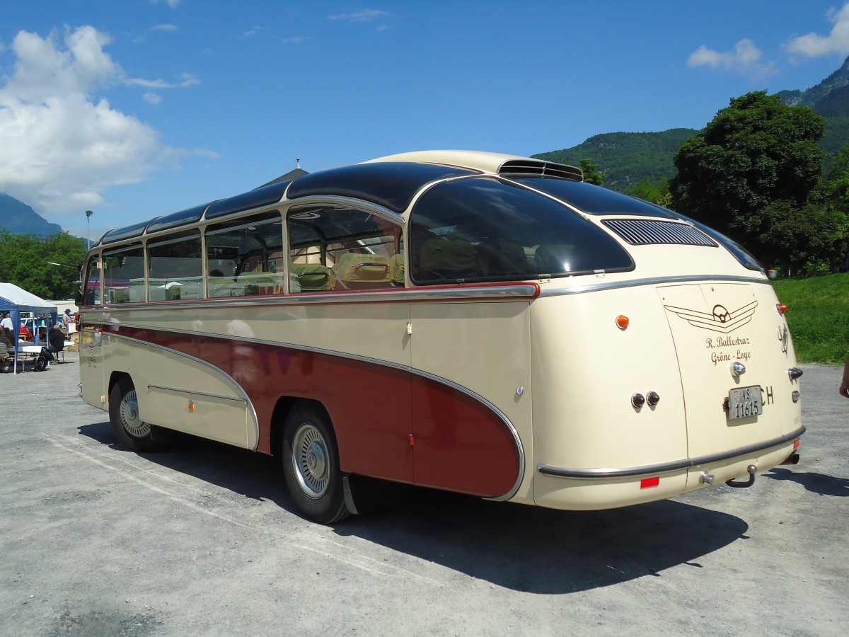 (145'427) - Ballestraz, Gr�ne - VS 11'615 - Saurer/Saurer (ex Girardet, Yverdon) am 22. Juni 2013 in Aigle, Saurertreffen