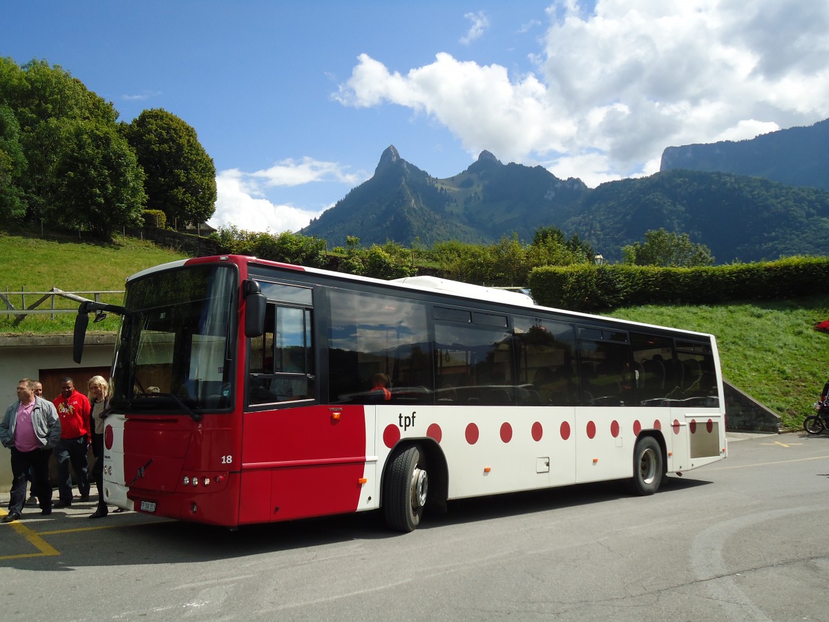 (146'508) - TPF Fribourg - Nr. 18/FR 300'353 - Volvo am 26. August 2013 in Gruy�res, Gruy�res Ville