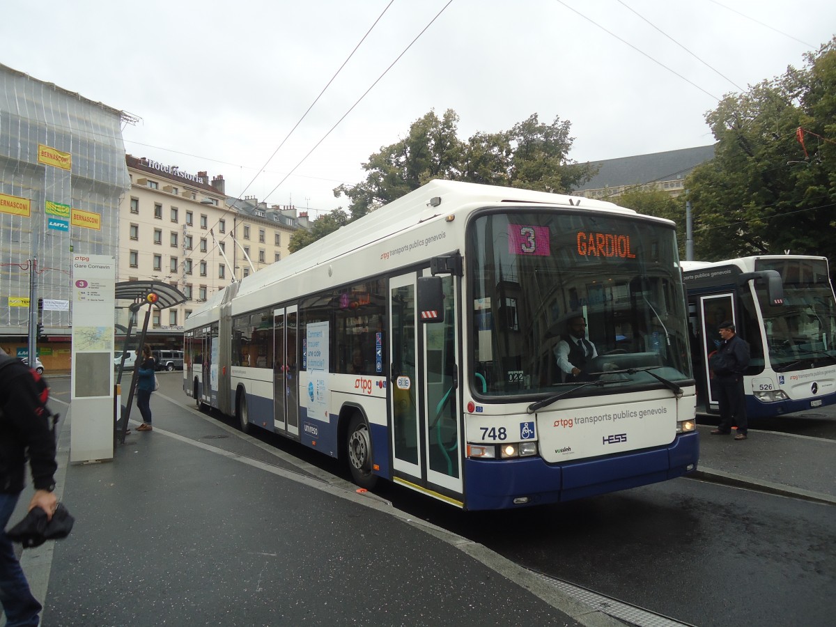 (147'205) - TPG Gen�ve - Nr. 748 - Hess/Hess Gelenktrolleybus am 16. September 2013 beim Bahnhof Gen�ve