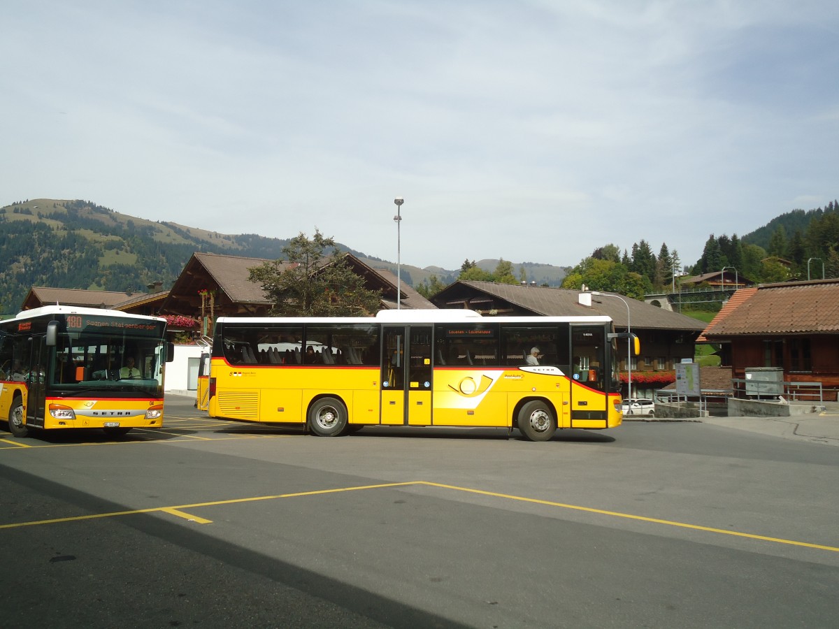 (147'381) - K�bli, Gstaad - Nr. 3/BE 330'862 - Setra am 28. September 2013 beim Bahnhof Gstaad
